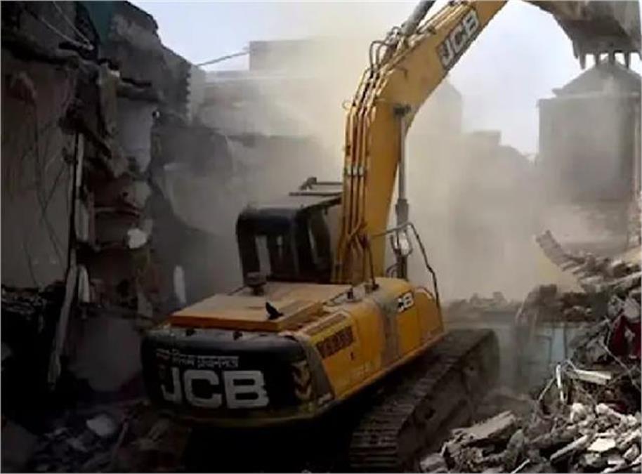 इस इलाके में दुकानों पर चला पीला पंजा, मचा हड़कंप