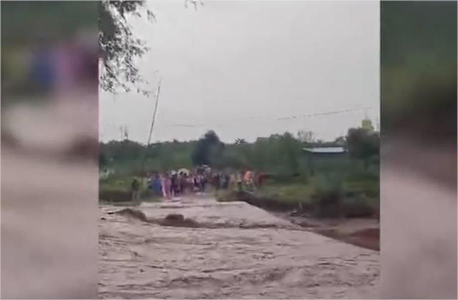 पंजाब के इस जिले में भारी बारिश का कहर, फंसे स्कूली बच्चे… खौफनाक तस्वीरें आई सामने