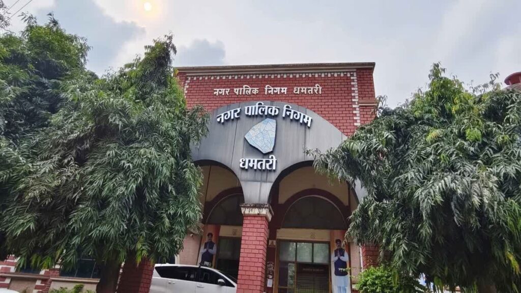 धमतरी नगर निगम ने काटे 43 बिजली मीटर के कनेक्शन, हर साल बेवजह हो रहा था लाखों का नुकसान