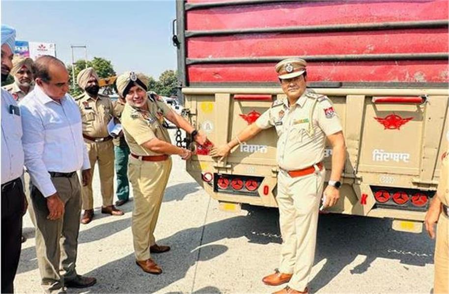 पंजाब में ट्रैफिक पुलिस ने शुरू किया नया अभियान, राज्य के 30 हजार वाहन…