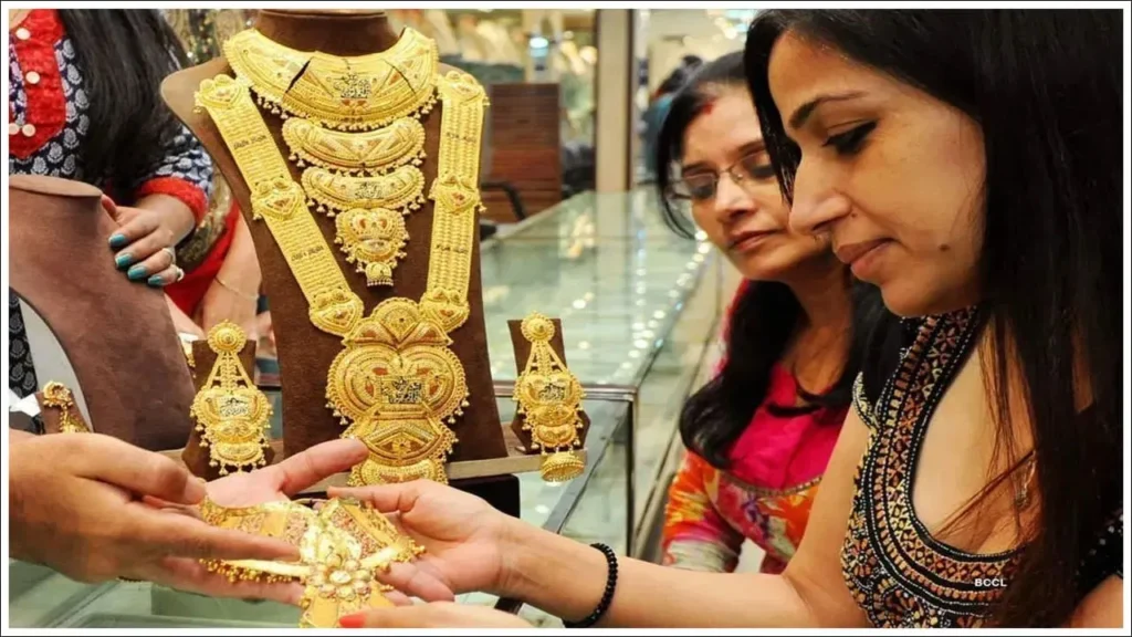 Gold का ग्राफ चमका, दिवाली से पहले ही कीमत सवा लाख पार