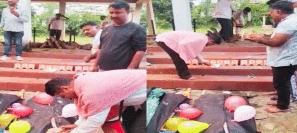 दिल दहला देने वाला मंजर: बर्थडे के दिन बेटी की मौत, पिता ने चिता पर काटा केक, देखकर रो पड़े लोग