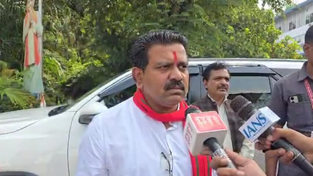 विजय शर्मा बोले- तेजस्वी का नौकरी वाला वादा सिर्फ सत्ता पाने के लिए, राहुल गांधी के फेक वोटिंग बयान पर भी दिया जवाब