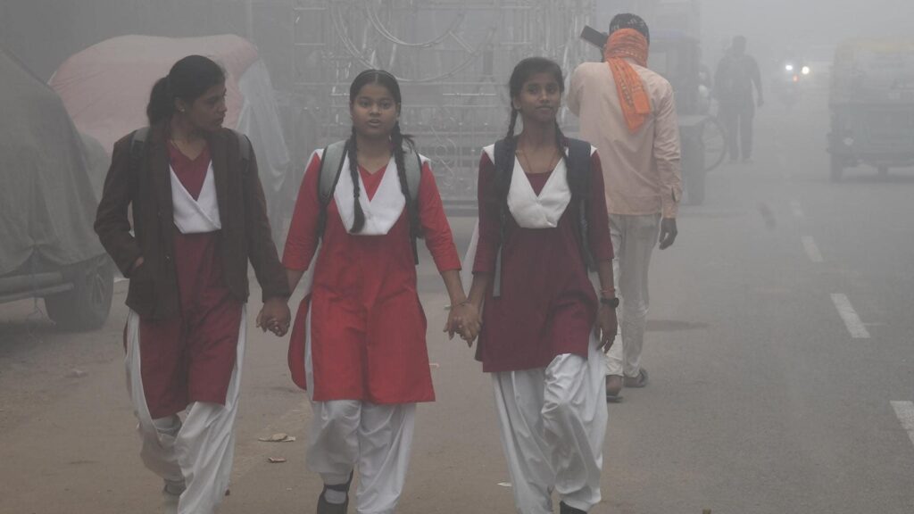 भीषण ठंड के चलते Jamshedpur के ICSE और CBSE के स्कूलों का बदला समय, जानें Monday को कितने बजे स्कूल जाएंगे बच्चे