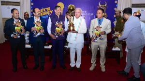 पटना पहुंची ‘हॉकी मेंस जूनियर वर्ल्ड कप 2025’ की ट्रॉफी! राज्यपाल आरिफ मोहम्मद खान ने किया भव्य अनावरण, राज्य में उत्साह का माहौल