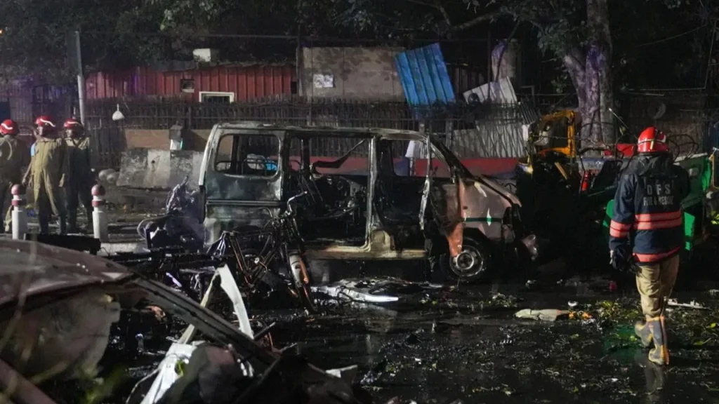दहला उठा देश! दिल्ली में लाल किले के पास बड़ा धमाका, 9 लोगों की मौत; कई गंभीर घायल, आतंकी साजिश का शक