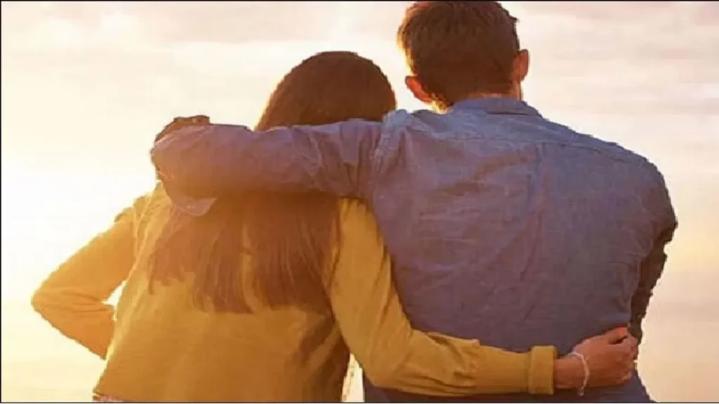 ‘गर्लफ्रेंड से शादी की तो जान दे दूंगा’! मंगेतर को धमकी देकर प्रेमिका से मिलने पहुंचा लड़का, घरवालों ने पीटा और बेटी को सौंप दिया, फिर क्या हुआ?