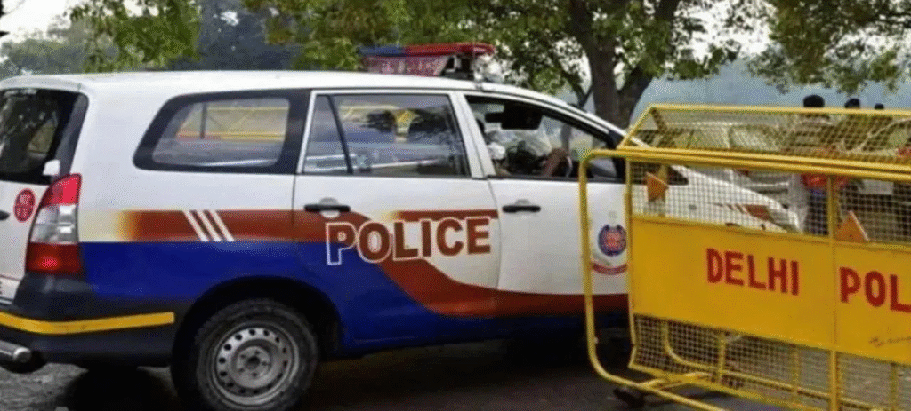 दिल्ली में खूनी साजिश! लापता जल बोर्ड कर्मचारी की घर के बाथरूम में मिली गला कटी लाश, हत्यारे कौन?