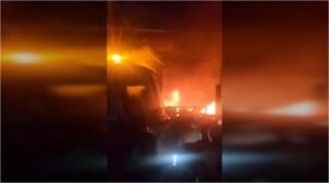 गैस एजेंसी में जोरदार धमाका, मजदूर झुलसे, सिलेंडर के टुकड़े दूर-दूर बिखरे