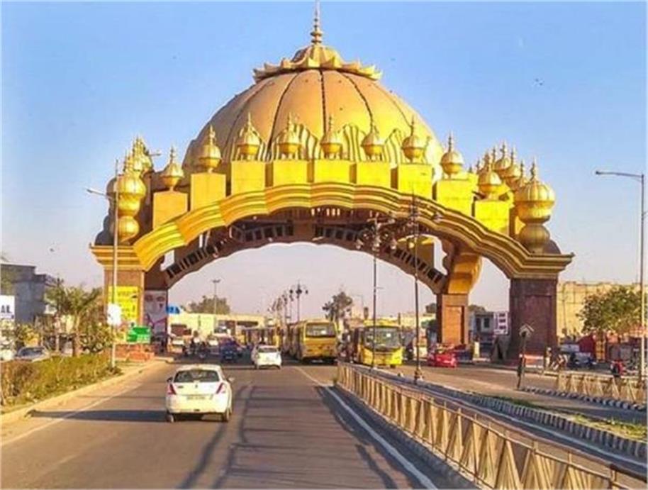 अमृतसर को ‘पवित्र शहर’ घोषित करने के बाद Non veg के कारोबारियों ने उठाई मांग, बोले- कम से कम