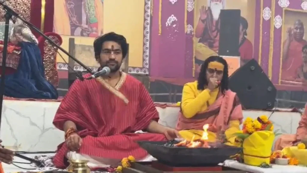 कोलकाता में धीरेंद्र शास्त्री का बड़ा बयान: ‘भारत में हम तनातनी नहीं, सनातनी चाहते हैं’, सामूहिक गीता पाठ में दिया धार्मिक और राजनीतिक संदेश