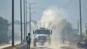 सांस लेना हुआ मुश्किल! दिल्ली का AQI ‘गंभीर’ श्रेणी में, 18 हॉटस्पॉट में प्रदूषण 400 पार, जानें अपने इलाके का हाल और बचने के उपाय