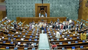 राइट टू डिस्कनेक्ट बिल संसद में पेश: ऑफिस के बाद कॉल-ईमेल का जवाब न देने का मिलेगा अधिकार, क्या है यह नया श्रम कानून?