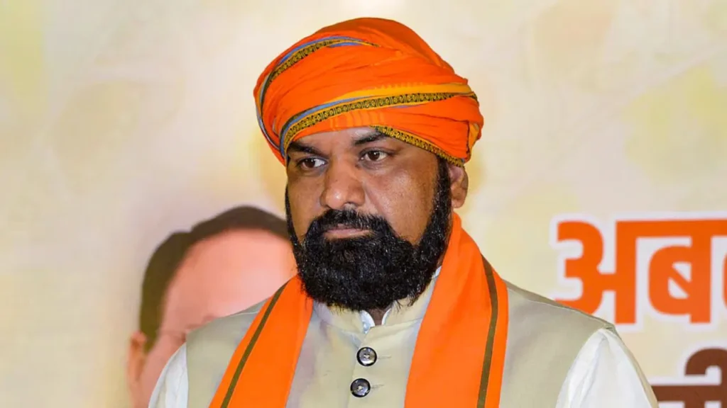 सम्राट चौधरी का बड़ा ऐलान! लालू यादव की जब्त प्रॉपर्टी पर अब खुलेंगे सरकारी स्कूल, बिहार में मच गया राजनीतिक हंगामा, RJD ने क्या दी प्रतिक्रिया?