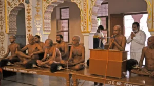 मुजफ्फरपुर में सनसनी! जैन मुनि को धमकी- ‘कपड़े पहनकर चलो, नहीं तो गोली मार देंगे’, जैन समाज में जबरदस्त आक्रोश