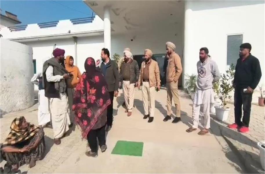 Gurdaspur Crime: रात के अंधेरे में सो रहे परिवार पर अज्ञात हमलावरों ने फेंका तेजाब, मासूम बच्चे की हालत गंभीर; इलाके में दहशत