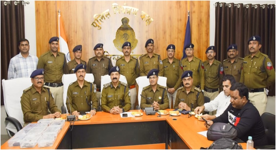 खंडवा: पुनासा डकैती कांड का पर्दाफाश, झाबुआ की ‘सकरिया रतन गैंग’ के 3 गिरफ्तार, 71.5 लाख का माल बरामद