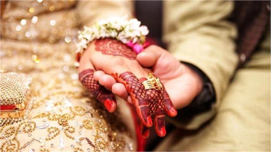 Child Marriage Case: नाबालिग की शादी कराने वाले 13 लोगों पर केस दर्ज, पुलिस ने ऐन वक्त पर रुकवाया बाल विवाह; जानें पूरा मामला