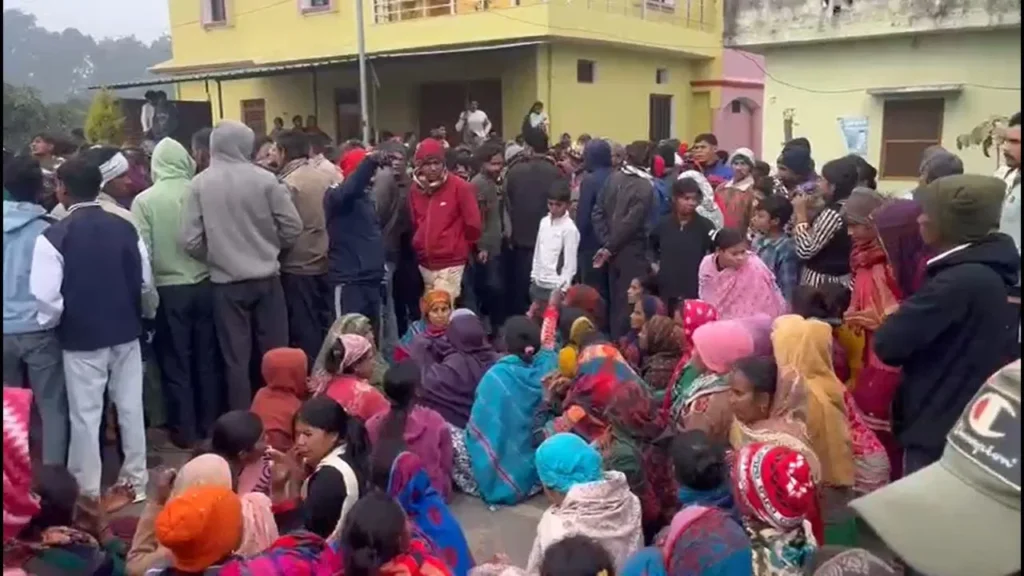 जिम कॉर्बेट में ‘आदमखोर’ का खौफ: लकड़ी लेने गई महिला को खींच ले गया टाइगर, गांव में पसरा सन्नाटा