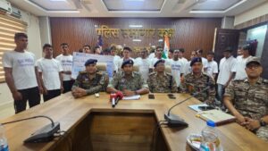 बस्तर में बड़ा सरेंडर: 22 माओवादियों ने किया आत्मसमर्पण, बोले- ‘पूना नारकोम’ अभियान से मिली नई जिंदगी