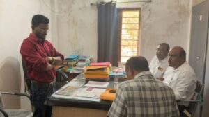 ACB Trap: बीईओ दफ्तर का क्लर्क रिश्वत लेते गिरफ्तार, पेंशन चालू करने के नाम पर मांगे थे पैसे; एसीबी का बड़ा एक्शन