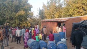 Bokaro News: बोकारो में युवक का संदिग्ध शव मिलने से सनसनी, परिजनों ने शराब माफिया पर जताया शक