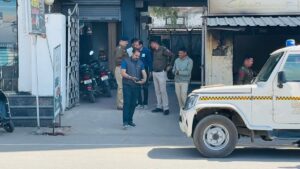 Ambikapur Firing Case: अंबिकापुर गोलीकांड में पुलिस की बड़ी कार्रवाई, संदिग्ध ठिकानों पर दी दबिश; आरोपी अब भी फरार