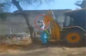 खून हुआ सफेद! रेवाड़ी में दादा ने अपनी ही डेढ़ साल की पोती को चलती JCB के आगे फेंका, वजह जानकर कांप जाएगी रूह