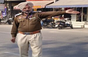 जालंधर में होकर भी ‘अनजान’! शहर में रहने के बावजूद सेहत मंत्री के पास सिविल अस्पताल जाने का वक्त नहीं, मरीजों का बुरा हाल