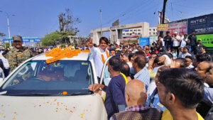 Dhanbad Election: संजीव सिंह और भाजपा समर्थित मेयर प्रत्याशी का नामांकन, प्रदेश अध्यक्ष बोले- अनुशासनहीनता बर्दाश्त नहीं