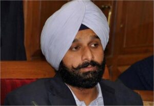 Punjab Politics: AAP की रैली में अधिकारियों का संबोधन! मजीठिया ने DGP और मुख्य सचिव को बताया ‘पार्टी वर्कर’