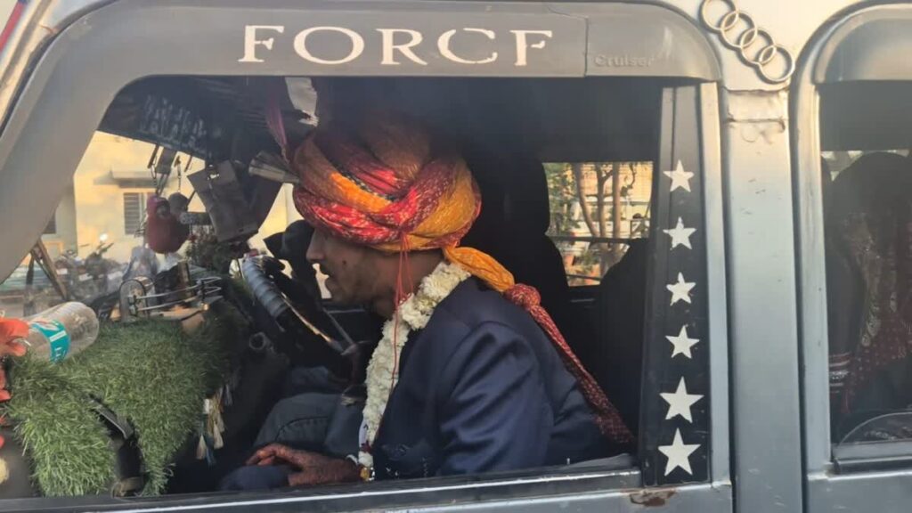 Ratlam News: बारात में गांव का डीजे नहीं बजाने पर बवाल, दूल्हे को घोड़ी से नीचे फेंका