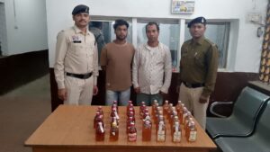 Baloda Bazar News: नाबालिग के कंधों पर अवैध शराब का धंधा, दो बड़ी पुलिस कार्रवाइयों में गिरोह बेनकाब