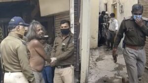 Shocking Incident: 5 दिनों तक मां की लाश के साथ रहा परिवार, पुलिस ने दरवाजा तोड़ा तो मंजर देख रह गई दंग