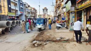 Dhamtari News: धमतरी नगर निगम में भ्रष्टाचार का आरोप, विधायक ने निरीक्षण के दौरान निर्माण कार्य पर उठाए सवाल