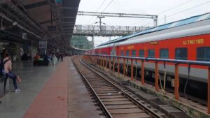 Railway News Update: होली पर कंफर्म टिकट की टेंशन खत्म! रेलवे ने चलाई फेस्टिवल स्पेशल ट्रेनें, आज से शुरू हुई बुकिंग; जानें रूट और शेड्यूल
