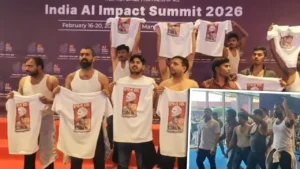 AI समिट में बवाल: बीच कार्यक्रम में यूथ कांग्रेस कार्यकर्ताओं ने उतारी टी-शर्ट! ट्रेड डील के खिलाफ प्रदर्शन से मचा हड़कंप