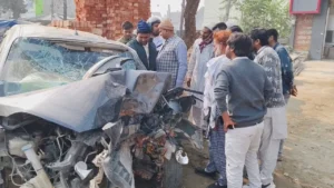 Bareilly Road Accident: बरेली में भीषण सड़क हादसा, अनियंत्रित होकर पेड़ से टकराई तेज रफ्तार कार, मासूम समेत 3 की मौत