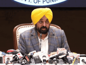 “पॉलिटिकल वेंटिलेटर पर सीएम मान!” रंधावा ने पंजाब सरकार को घेरा, बोले- इन्होंने प्रदेश का बेड़ा गर्क कर दिया