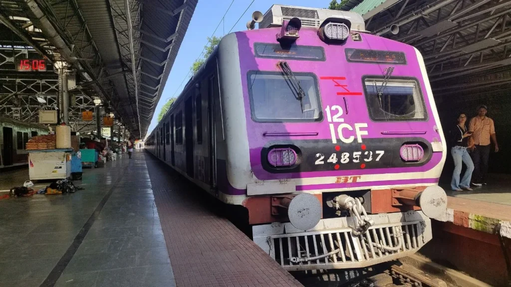 Holi 2026: रेलवे का बड़ा फैसला, AI से होगा भीड़ नियंत्रण; सिर्फ 15-20 मिनट में चलेंगी होली स्पेशल ट्रेनें