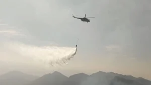 मणिपुर के जंगलों में लगी भीषण आग; वायुसेना के Mi-17V5 हेलिकॉप्टरों ने मोर्चा संभाला, आसमान से बरसाया 40 हजार लीटर पानी