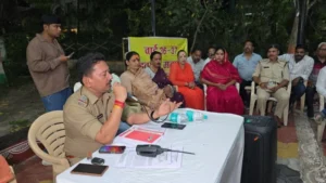 Indore Kinnar News: इंदौर में किन्नरों का आतंक! 51 हजार रुपये नेग न मिलने पर महिला के बाल पकड़कर जमीन पर पटका