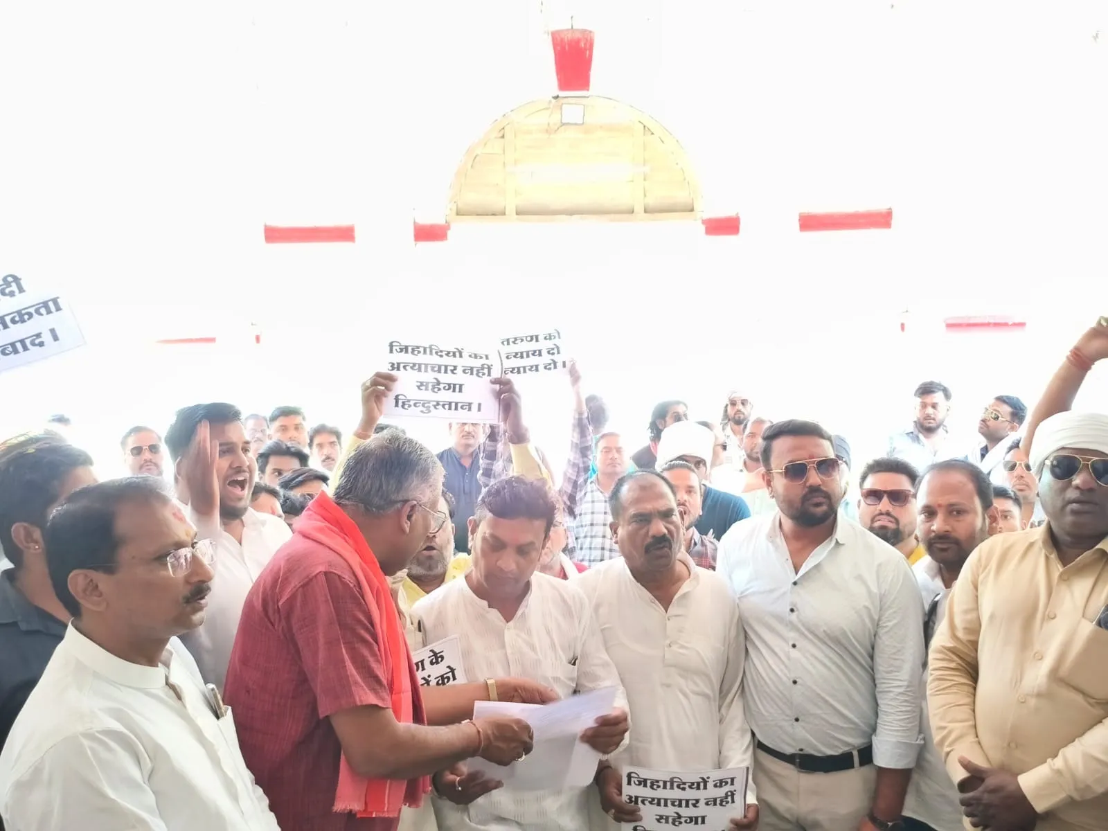 दिल्ली में तरुण खटीक की हत्या पर खंडवा में भारी आक्रोश: खटीक समाज ने सौंपा ज्ञापन, दी उग्र आंदोलन की चेतावनी