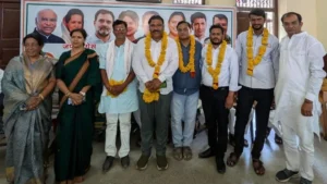 खंडवा कांग्रेस: नवनियुक्त ब्लॉक अध्यक्षों का भव्य स्वागत, 23 साल की गुटबाजी छोड़ एकजुटता का लिया संकल्प