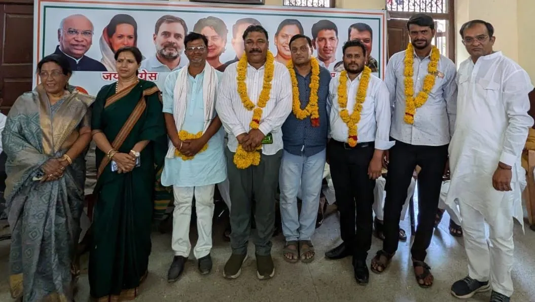 खंडवा कांग्रेस: नवनियुक्त ब्लॉक अध्यक्षों का भव्य स्वागत, 23 साल की गुटबाजी छोड़ एकजुटता का लिया संकल्प