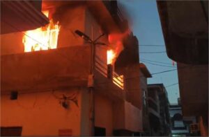 कैथल में अग्निकांड: महादेव कॉलोनी में भीषण आग से मचा हड़कंप, घर खाली होने से बची कई जानें, लाखों का सामान राख