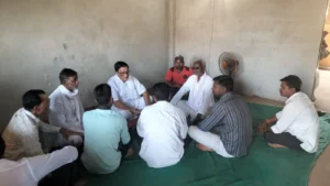 पूर्व विधायक राजनारायण सिंह पुरनी ने किल्लौद क्षेत्र के गांवों का किया दौरा, शोक संतप्त परिवारों को दी सांत्वना