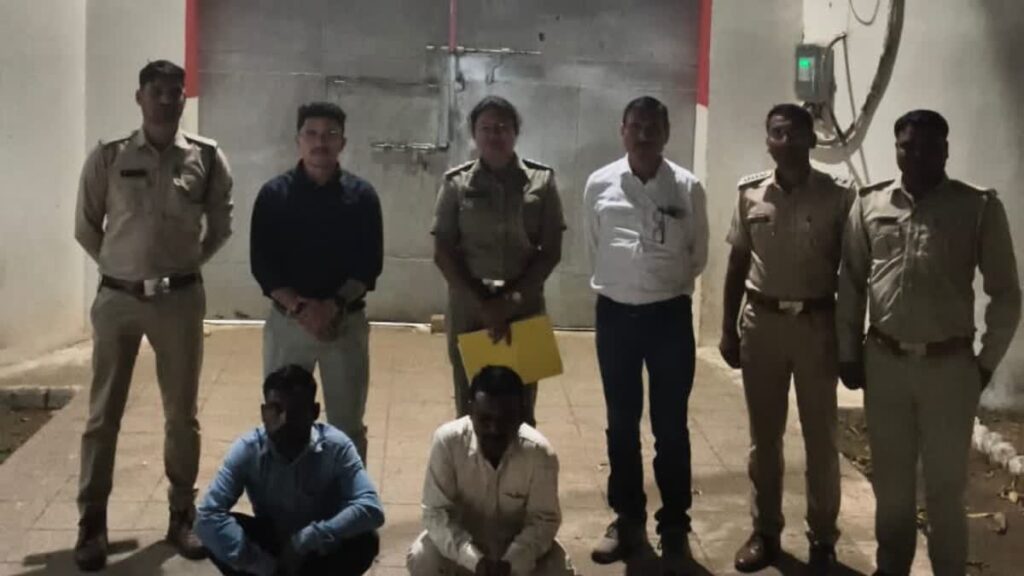 Baloda Bazar: नहीं बचेंगे बेजुबानों के कातिल! मादा गौर शिकार केस में 2 और गिरफ्तारी, अर्जुनी वन परिक्षेत्र में मचा हड़कंप