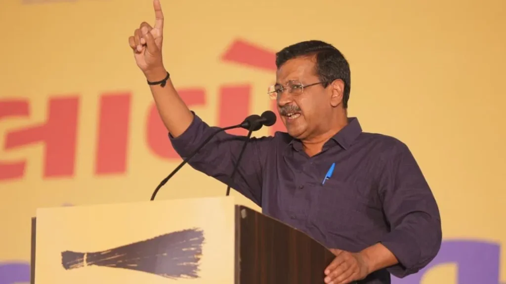 Arvind Kejriwal in Gujarat: गांधीनगर में अरविंद केजरीवाल का बड़ा बयान, बोले- “भ्रष्टाचार खत्म करने के लिए गुजरात में चेहरे नहीं, सिस्टम बदलना होगा”