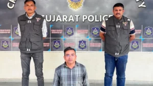 Ahmedabad Fake Currency Scandal: अहमदाबाद: 2 करोड़ के नकली नोट कांड में 8वीं गिरफ्तारी, मास्टरमाइंड प्रदीप गुरुजी के नए कारनामों का पर्दाफाश